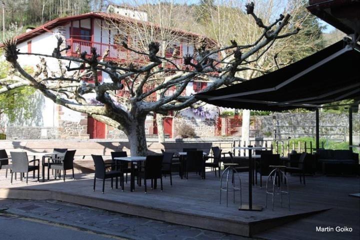 Hostal Auzoa Bera  Exterior photo